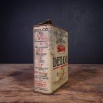 Bidon d'huile Delco des années 1930 (© garageduvintage.com)