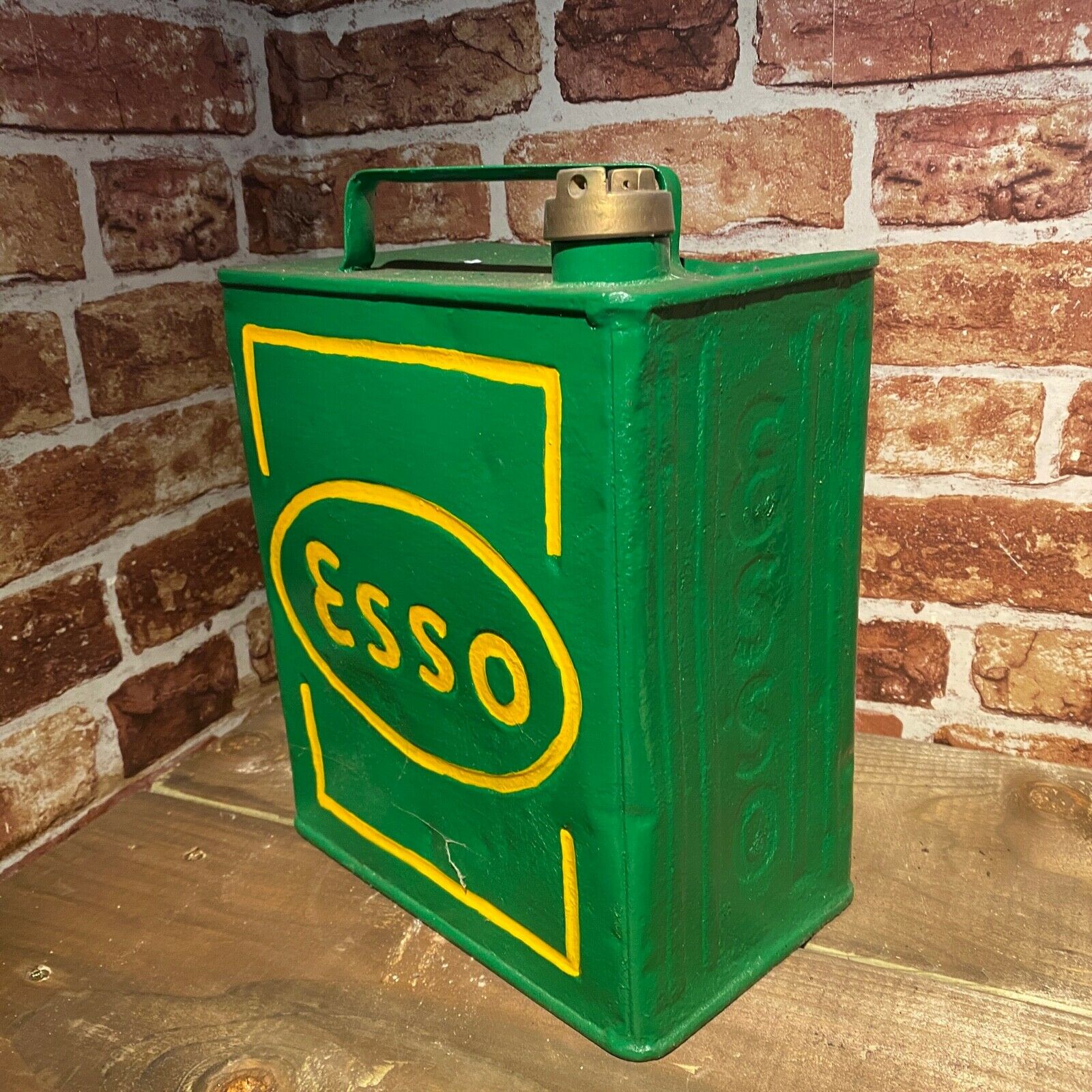 Bidon essence ESSO (© mattsautomobilia.co.uk)