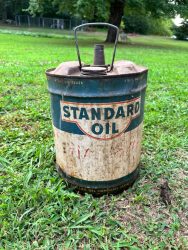 Ancien bidon de carburant de 5 gallons par STANDARD OIL COMPANY (© ebay.fr)