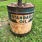 Ancien bidon de carburant de 5 gallons par STANDARD OIL COMPANY (© ebay.fr)