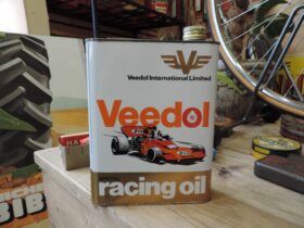 Bidon d'huile Veedol Racing Oil (© rouleetvintage.net)