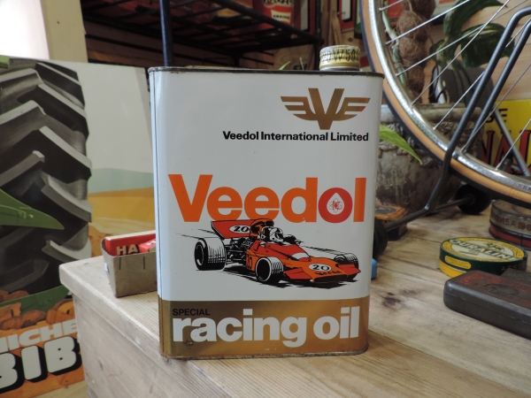 Bidon d'huile Veedol Racing Oil (© rouleetvintage.net)