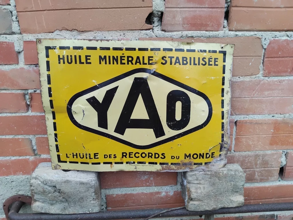 Plaque émaillée YAO (© ebay.fr)