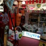 Magasin/stock (© automobilia-uk.com)