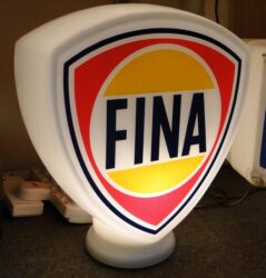 Globe (repro) en verre FINA (© automobilia-uk.com)