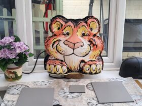 Globe (original) ESSO « TIGER » (© automobilia-uk.com)