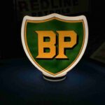 Globe de pompe à essence BP Shield (© ukrestoration.com)