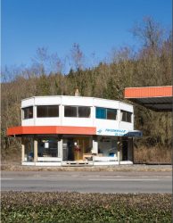 Station Total Fontoy, classée patrimoine remarquable du XXeme siècle (© gazette-drouot.com)