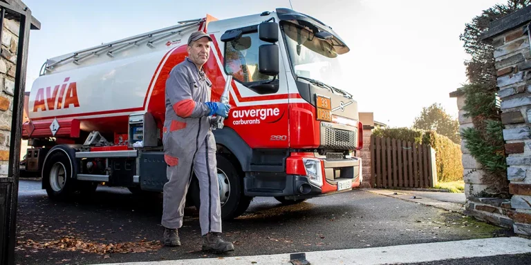 Camion-citerne AVIA (© picoty.fr)