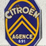 Plaque émaillée CITROËN "AGENCE 691" (© rouleetvintage.net)