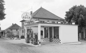 groupe-thevenin-ducrot-avia-90-ans-la-station-a-l-epoque-photo-er-bertrand-joliot-15731586091.jpg