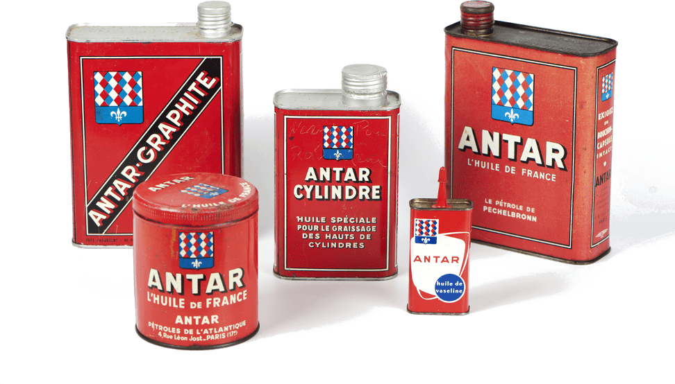 Présentation de produits Antar (© musee-du-petrole.com)