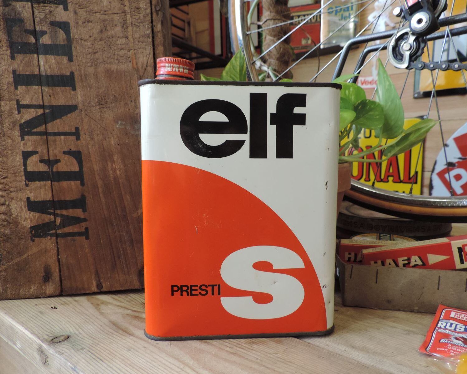 Bidon d'huile Elf "Presti S" (© rouleetvintage.net)