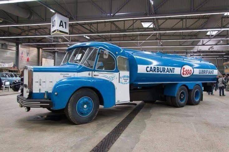 Camion BERNARD 150 MB CB6 de 1954 (© Facebook)