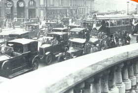 Embouteillage Parisien (années 20 ?) (© citropersoboulot.typepad.com)