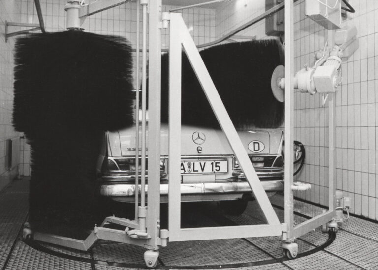 Première installation de lavage auto, la WESUMAT I, surnommée aussi la « rotative »