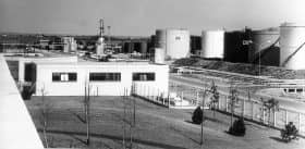 Vue partielle de la raffinerie d’Hauconcourt en février 1971. Photo RL /Le Républicain Lorrain (© republicain-lorrain.fr)