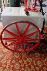 Pompe mobile Tokheim 15, aux couleurs de Texaco, 1913 (© xxxxantiques.com.au)