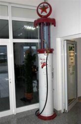 Pompe Tokheim de 1927 (© Pinterest)