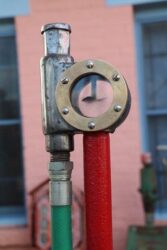 Pompe mobile Tokheim 15, 1913 (© xxxxantiques.com.au)