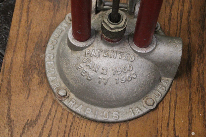 Tokheim «Pompe à Dôme», Modèle 14 du National Auto and Truck Museum