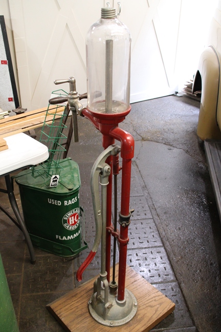 Tokheim «Pompe à Dôme», Modèle 14 du National Auto and Truck Museum