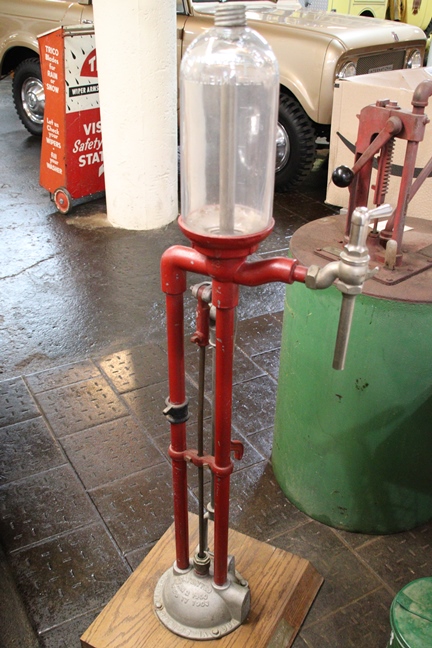 Tokheim «Pompe à Dôme», Modèle 14 du National Auto and Truck Museum