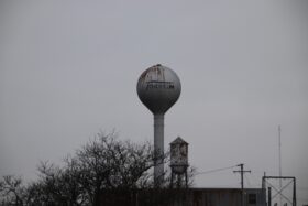 L'ancien château d'eau de l'usine Tokheim à Fort Wayne (© usautoindustryworldwartwo.com)