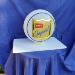 Globe (original) Atlantic Imperial, 3 parties, entièrement en verre (© automobilia-uk.com)