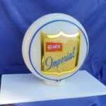 Globe (original) Atlantic Imperial, 3 parties, entièrement en verre (© automobilia-uk.com)