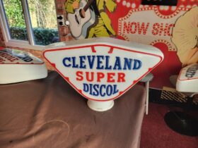 Globe en verre CLEVELAND Super Discol ORIGINAL (© automobilia-uk.com)