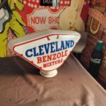 Globe LEVELAND Benzole Mixture ORIGINAL (© automobilia-uk.com)