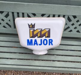 Globe original MAJOR (© automobilia-uk.com)