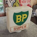 GLOBE ORIGINAL BP, en verre, années 60 (© automobilia-uk.com)