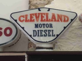Globe Cleveland Motor Diesel (© ukrestoration.com)