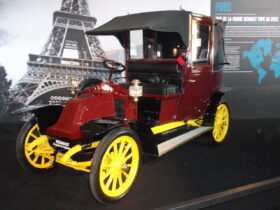 Taxi de la Marne, modèle de 1913 (Paris Motor Show 2008 / El monty © Wikipédia)