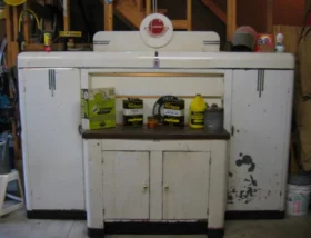 Etabli/présentoir Lincoln (1945-1957) (© servicemerchandisers.com)