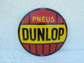Plaque émaillée DUNLOP (bombée) (© rouleetvintage.net)
