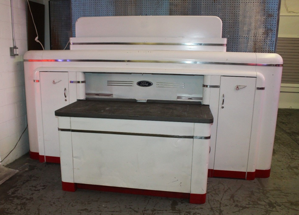 Alémite 1940 - 1945 (© servicemerchandisers.com)
