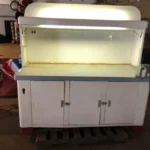 modèle J-5103 : Banc central (© servicemerchandisers.com)
