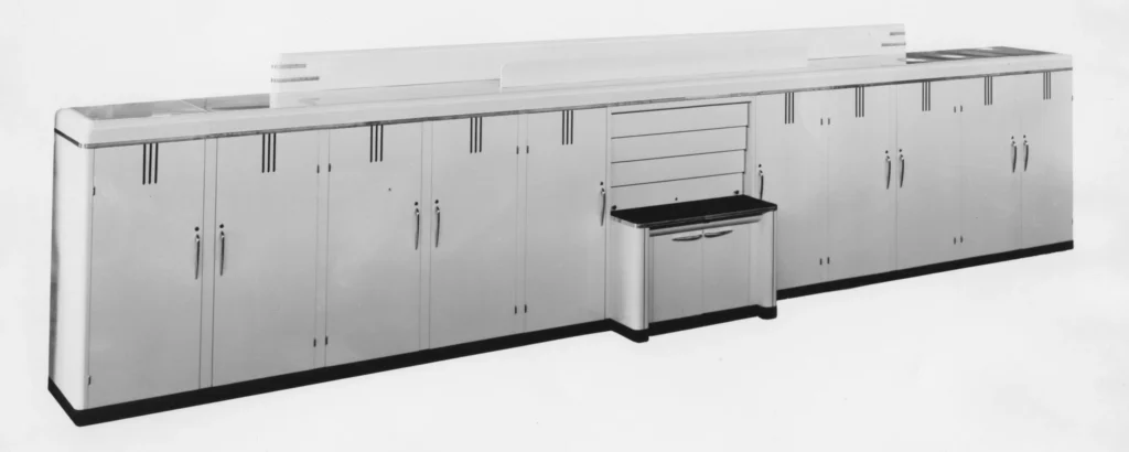 Meuble sur mesure construite par Shure Manufacturing, dix armoires (© servicemerchandisers.com)