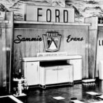 Publicité avec établi Shure pour Ford (© servicemerchandisers.com)